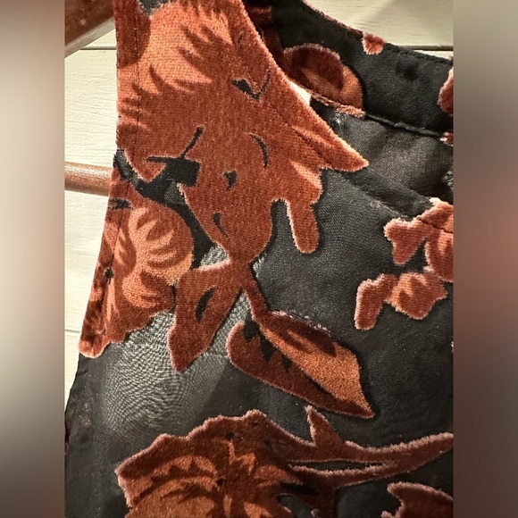 Adiva Burgundy Velvet Tank Blouse- size Large - Picture 4 of 5